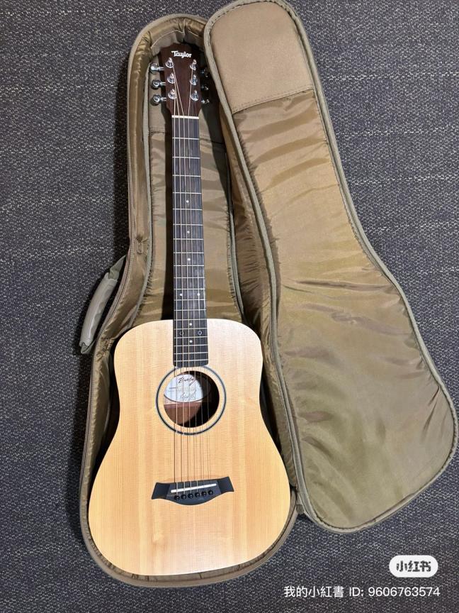出 Taylor 吉他 Baby Taylor BT1