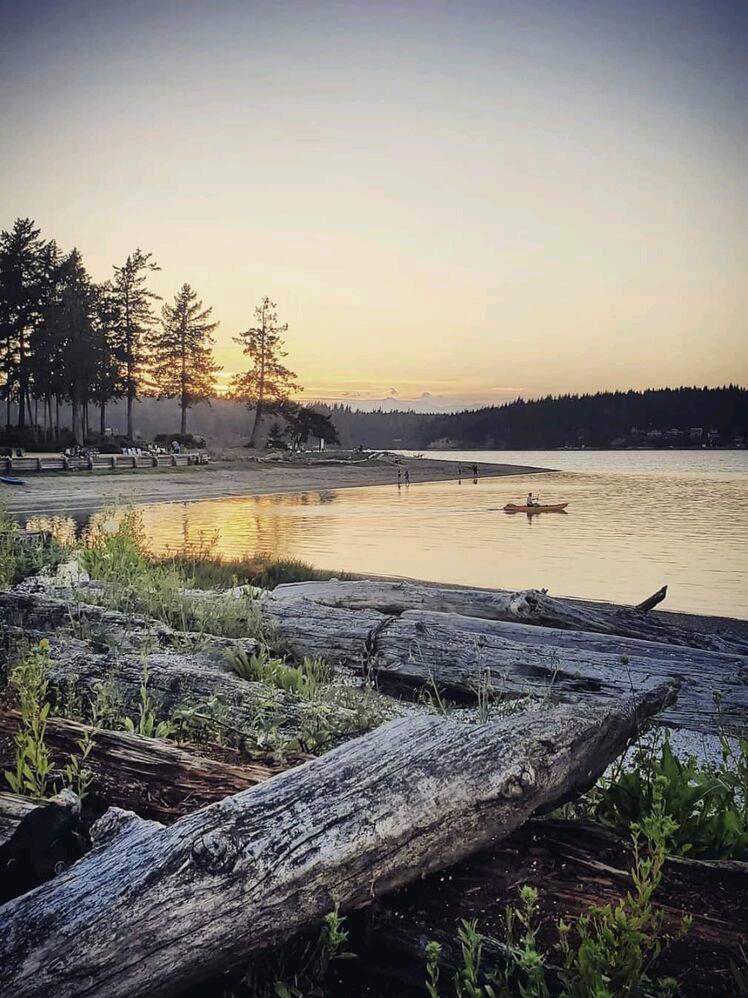 去Harstine Island 与自然一起玩吧